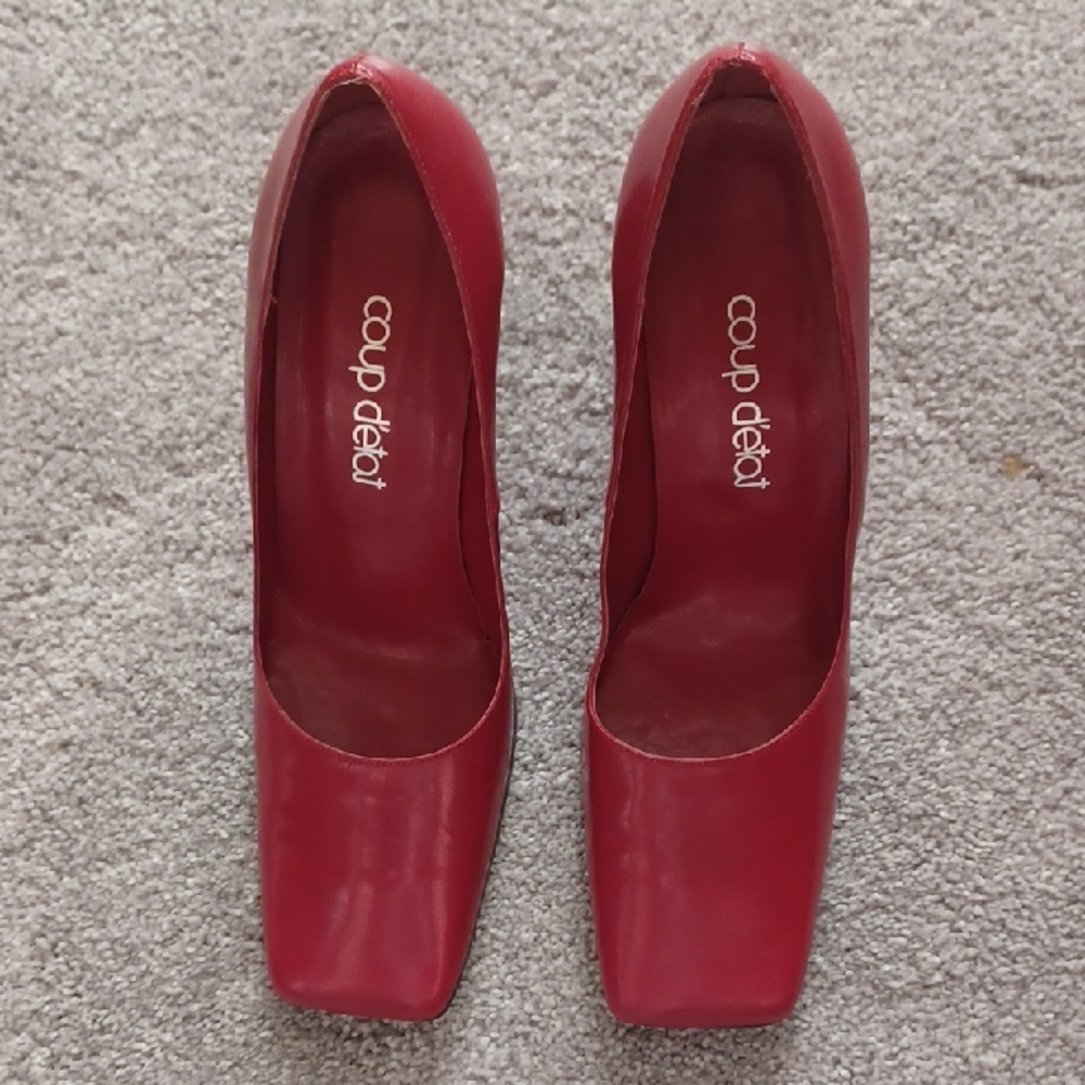 Coup D'état Women's Chic Red Heels